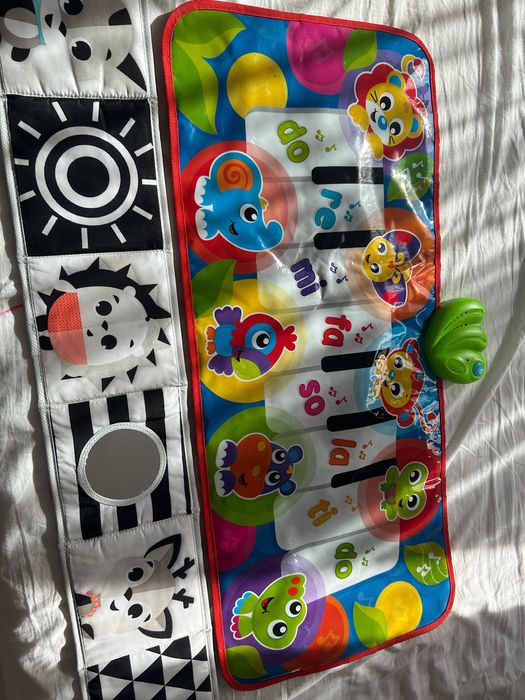 Музикално килимче и двустранна книжка обиколник