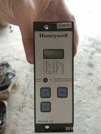 Контроллер температуры Honeywell R7420B1036