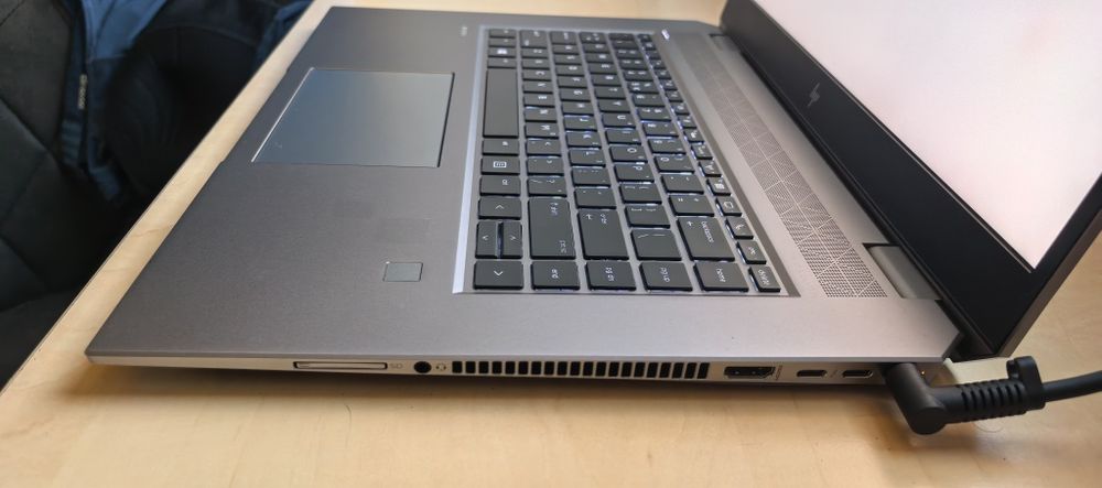 Laptop HP ZBook Studio 15 G5_i7-9850H_NV Quadro P1000 4GB (INCOMPLET)