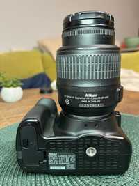 Nikon D3300 Фотоапарат обектив 18-55mm, чанта, 2 батерии и карта 32GB