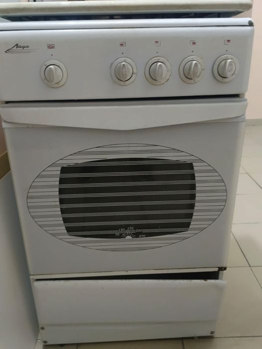 Газовая плита в хорошем состояниц