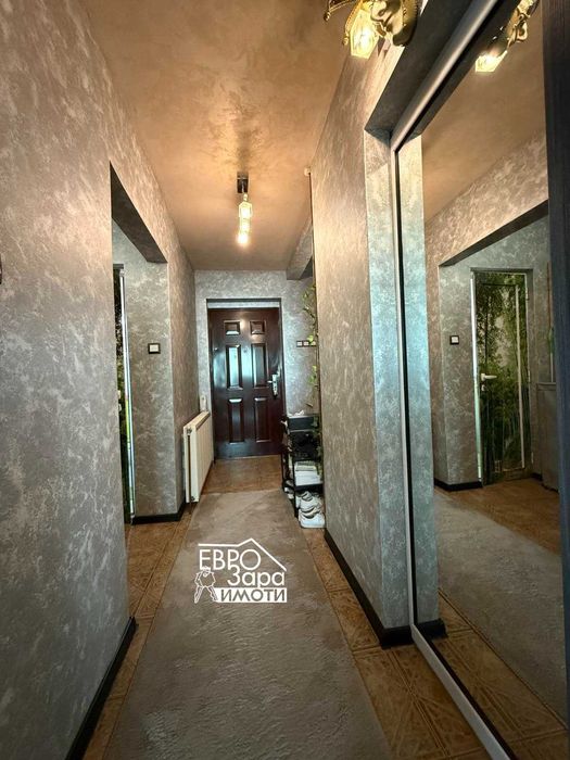 Масивна, обзаведена къща, с панорамна гледка в с.Змейово