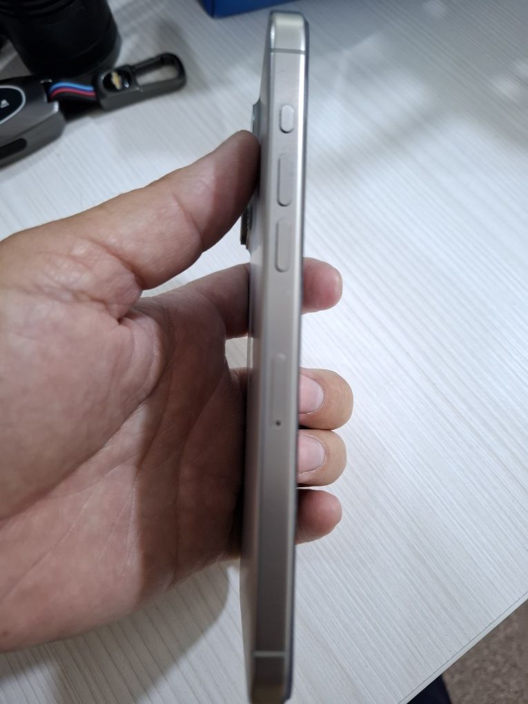 Iphone 15 Pro Max sotiladi yoki obmenga