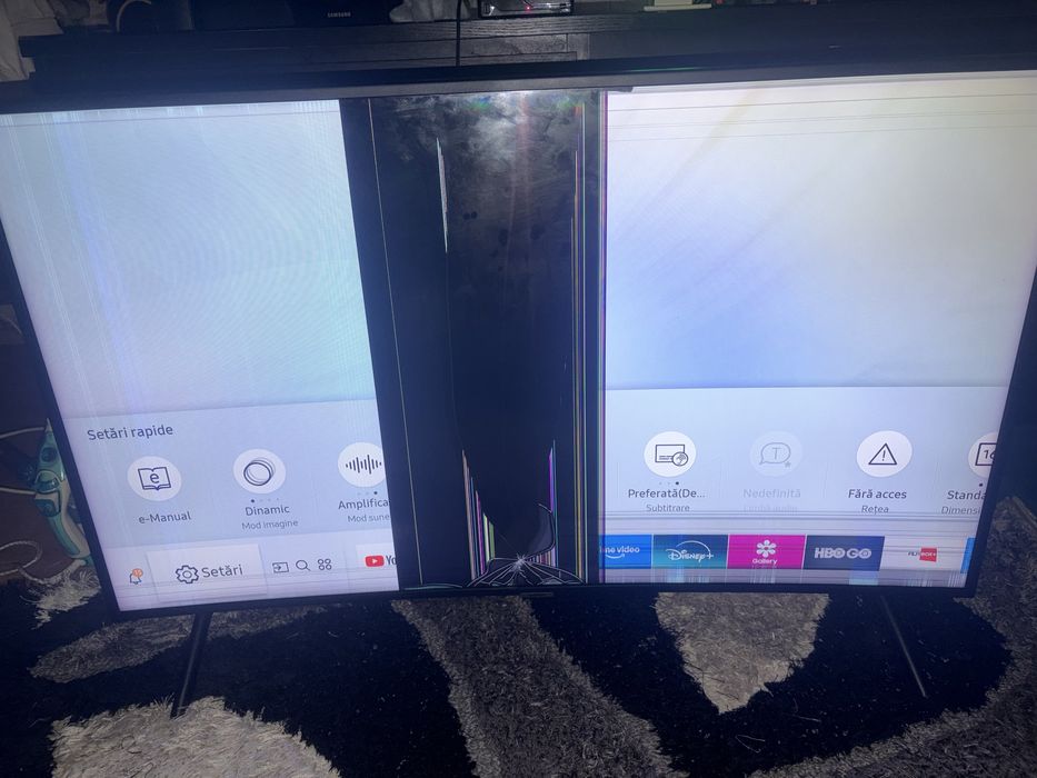 Samsung Smart tv 4K UHD 126 cm curbat, la cutie