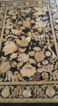 Персийски килим в отлично състояние с размери 1,59 м  на  2 ,33 м