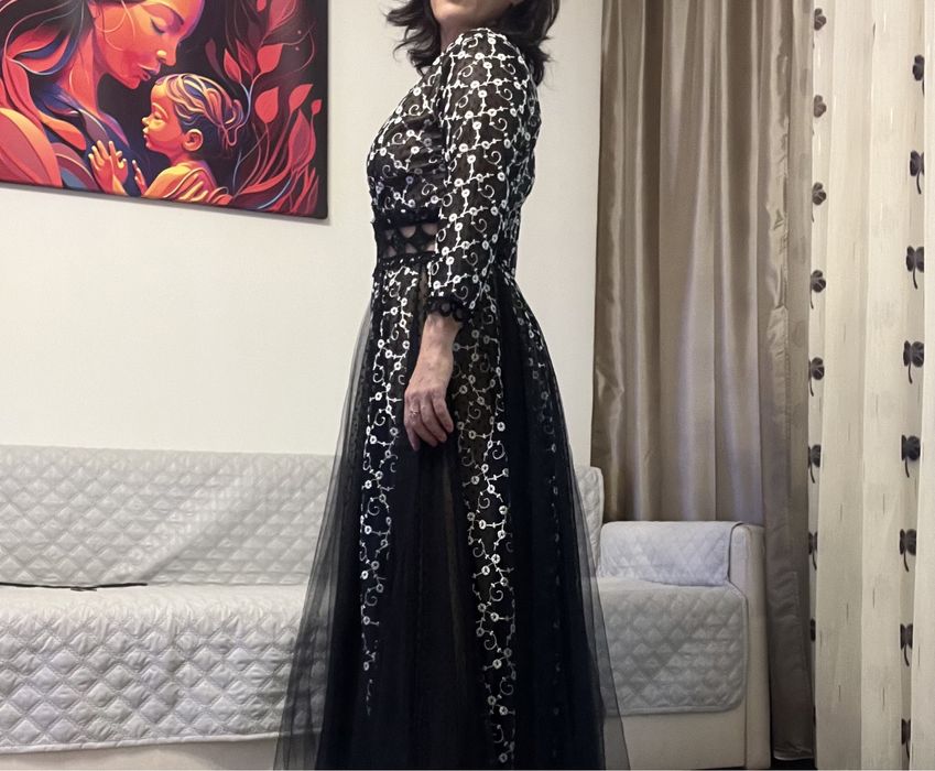 Rochie ocazie din dantela cu maneca