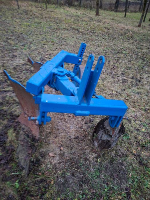 Vând plug cu doua trupite