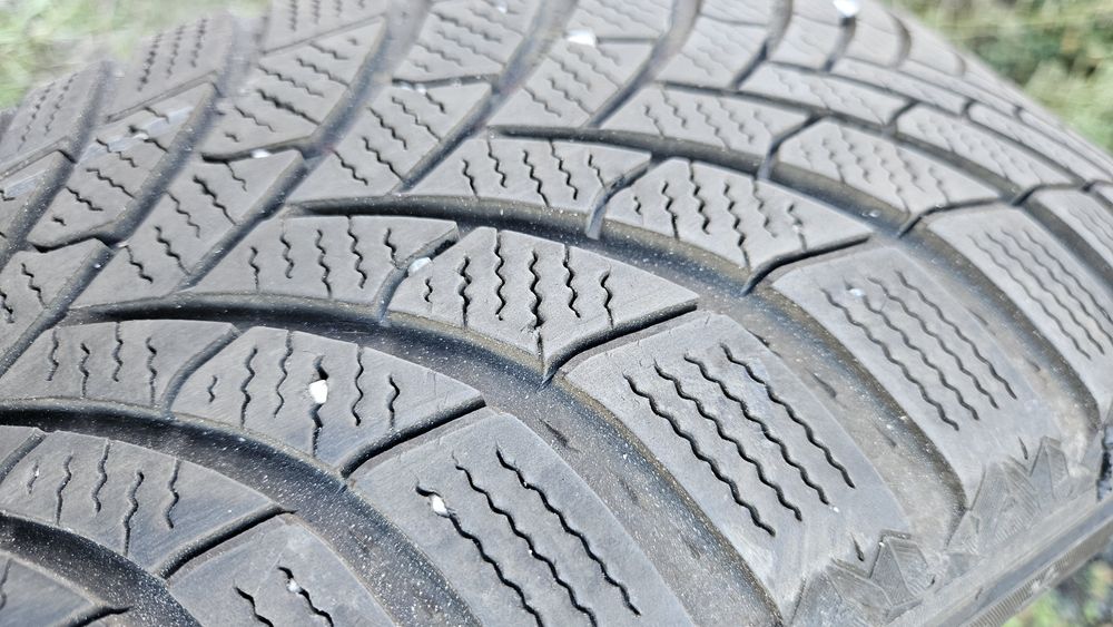 2бр гуми 205 55 16 дот 23 семперит