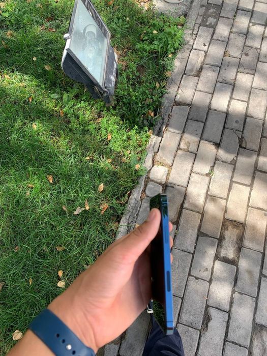 Iphone 12 pro sotiladi!