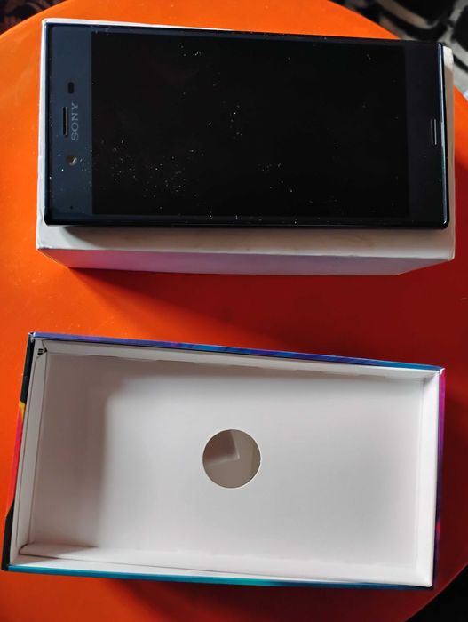 Телефон Sony Xperia XZ F8331 перфектен външен вид, за дребен ремонт