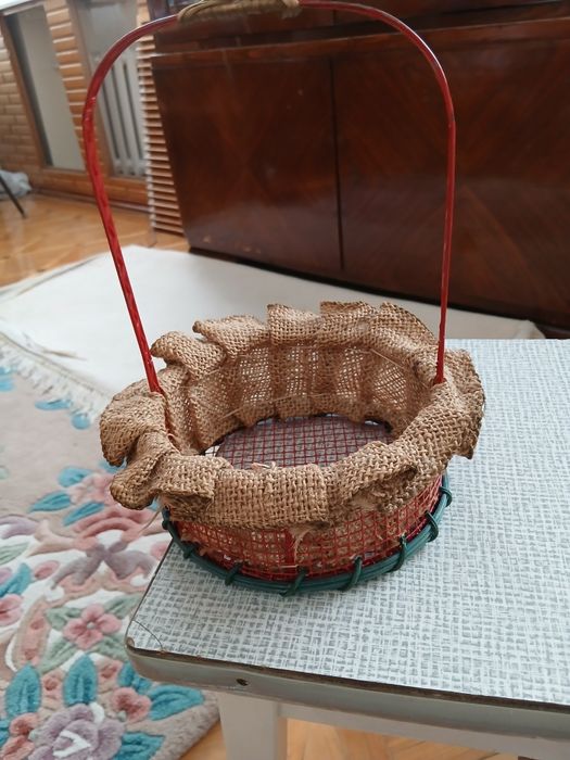 Плетёная корзинка
