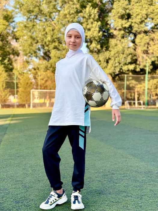 Sport kiyimi. Romoldagi qizlar uchun.