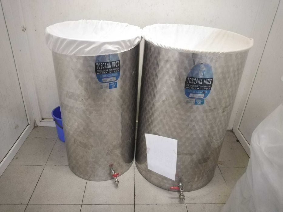 Cazane inox cu capace inchise ermetic