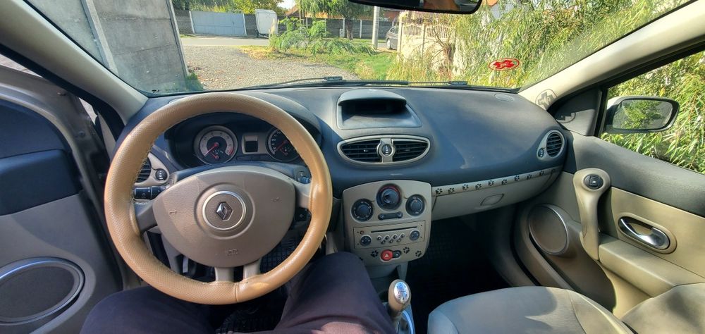 Vand Renault Clio 1.6 benzina