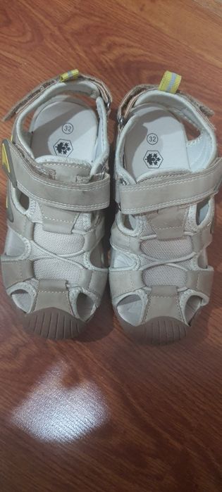 Сандалии на мальчика. Размер 32