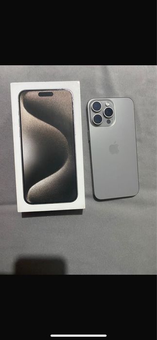 Продам телефон Айфон 15 про макс 256 гб без царапин все идиально