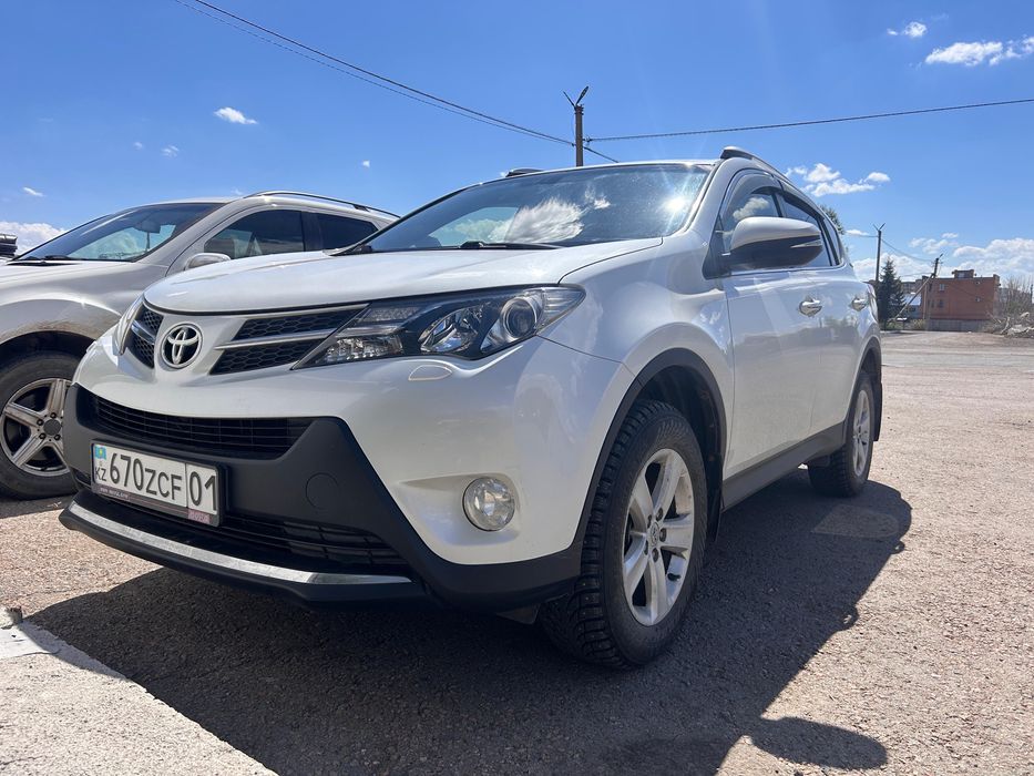 Продам Toyota Rav4 2013