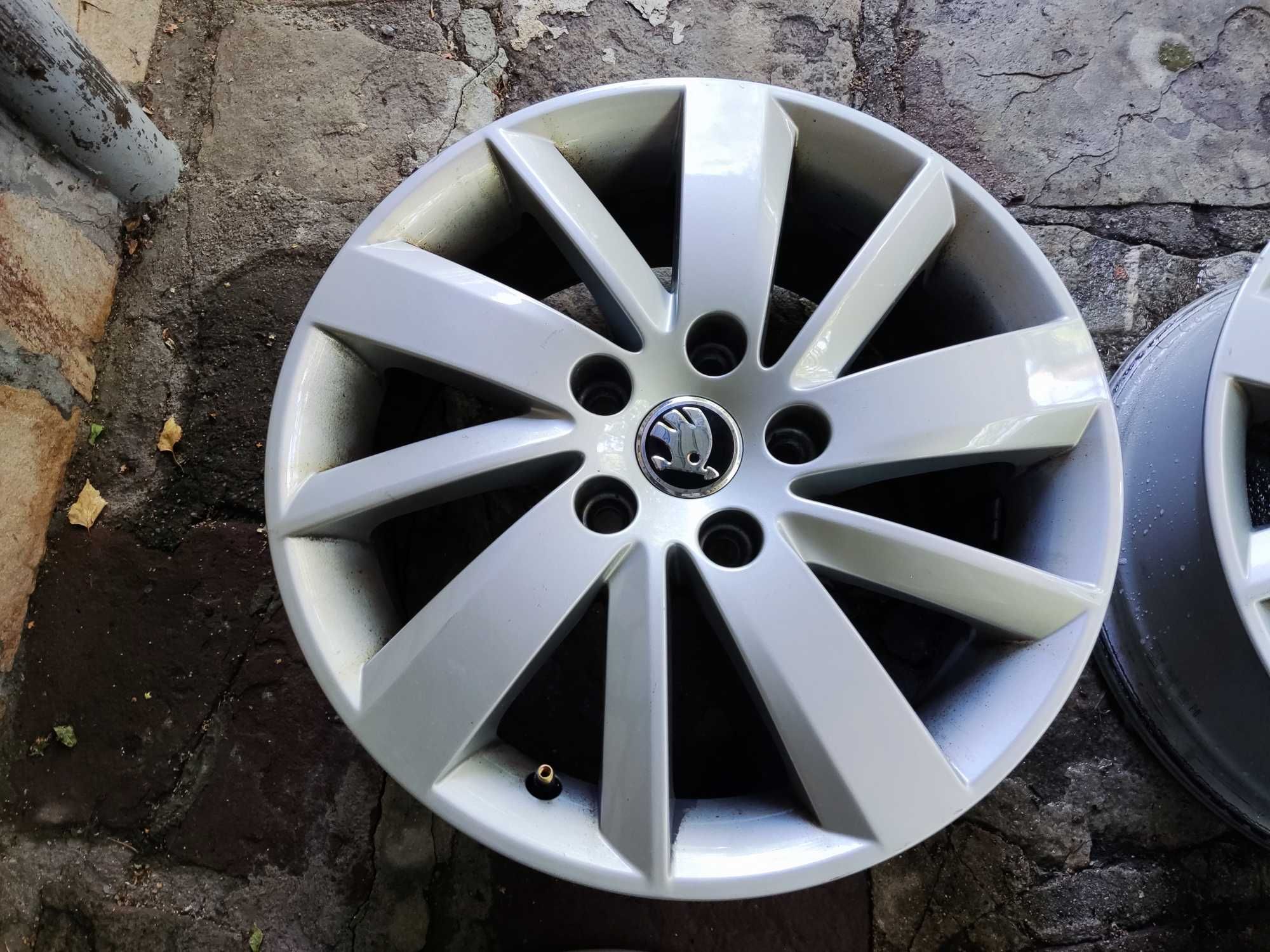 Skoda 5х112 - 16 цола оригинални лети джанти ET46 Шкода 5x112