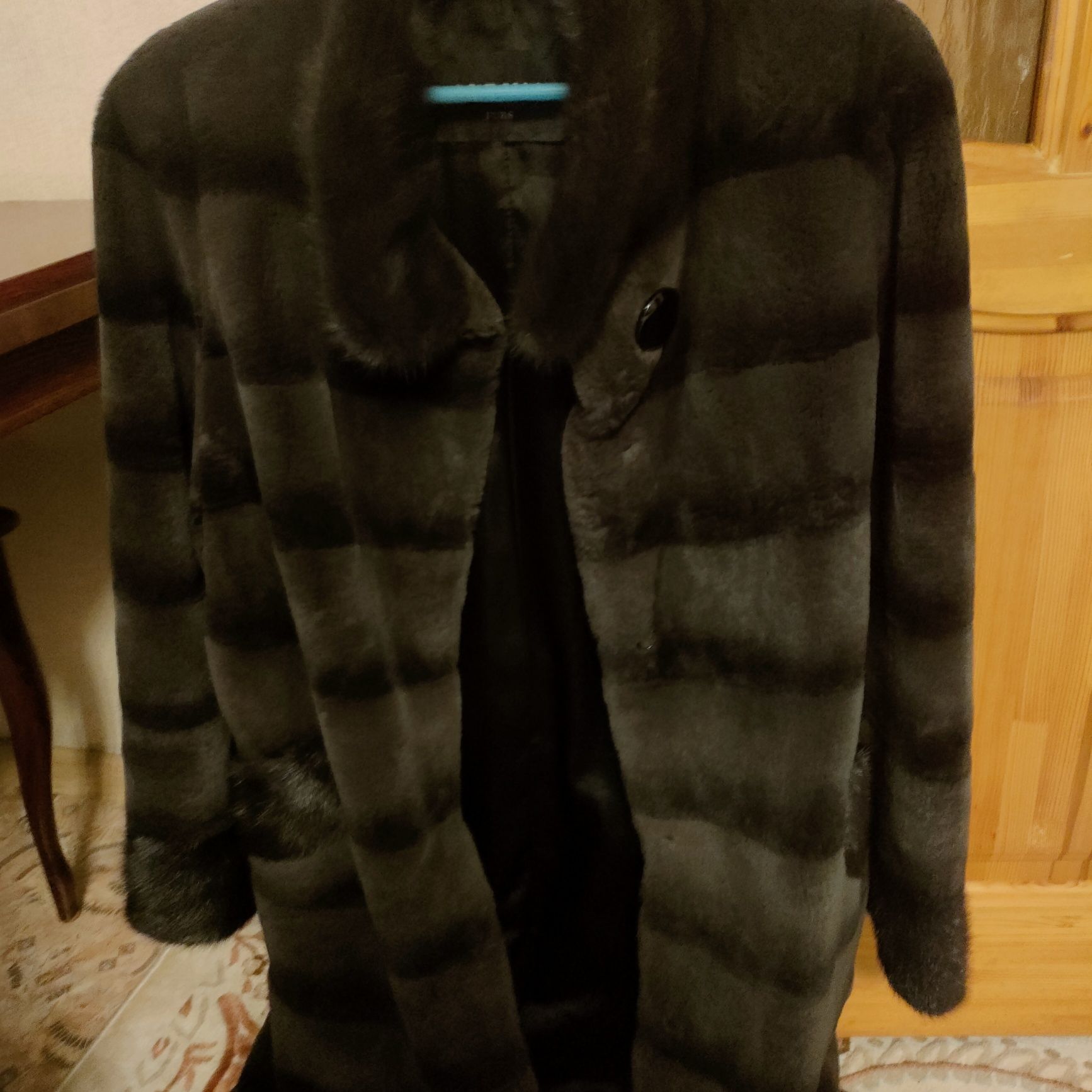 Продам норковую шубу