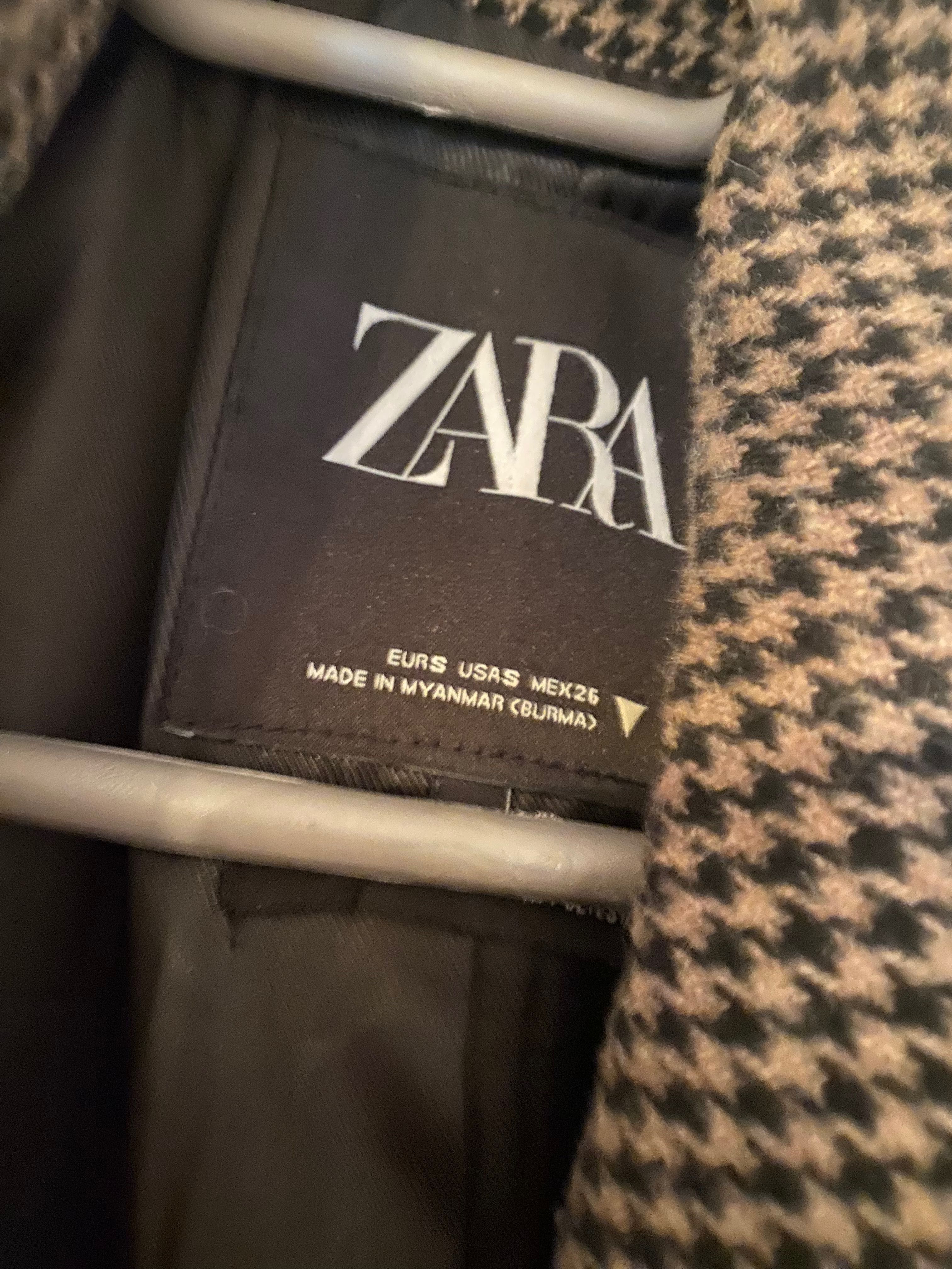 Дълго палто  на Zara