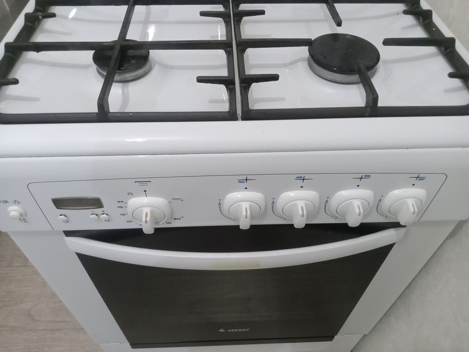 Продам газовую плиту.