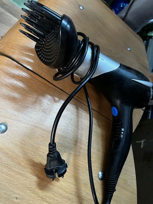 Vând scule pentru coafura.