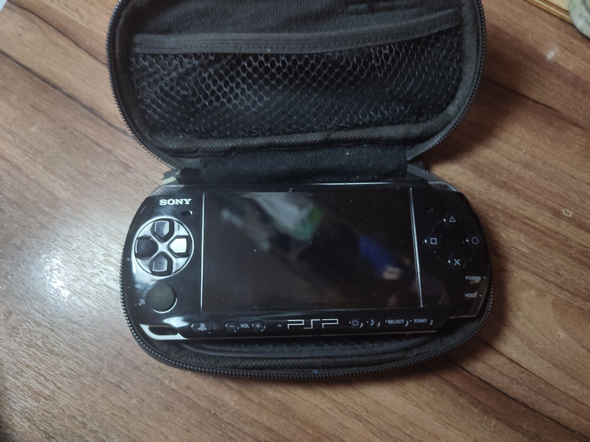 Продам прошитую Psp 3008, возможен торг