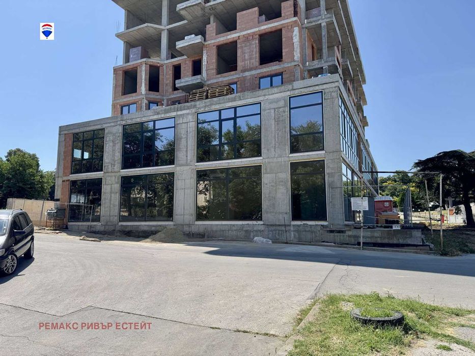 Продава се Двустаен апартамент в Русе, Централен южен район - 71 кв.м за 1171 €/кв.м - Снимка #2