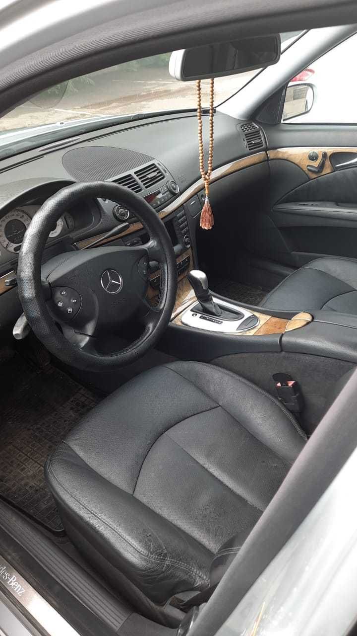 Mercedes Benz E350