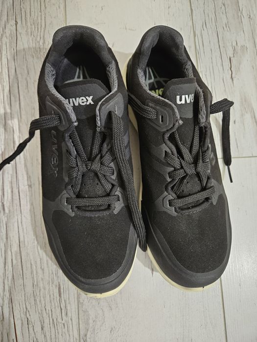 Papuci Uvex nr 36