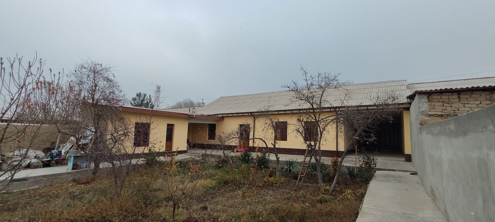Hovli sotiladi 8 sotixli ipoteka qilsa ham buladi