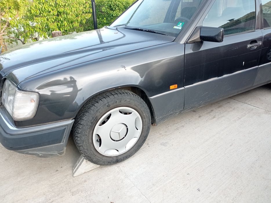 Mercedes Мерцедес  w124 200e 122к.с на части.