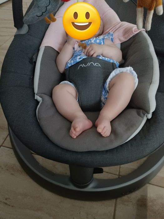 Balansoar Nuna Leaf Grow cu bară de jucării – gri, stare bună