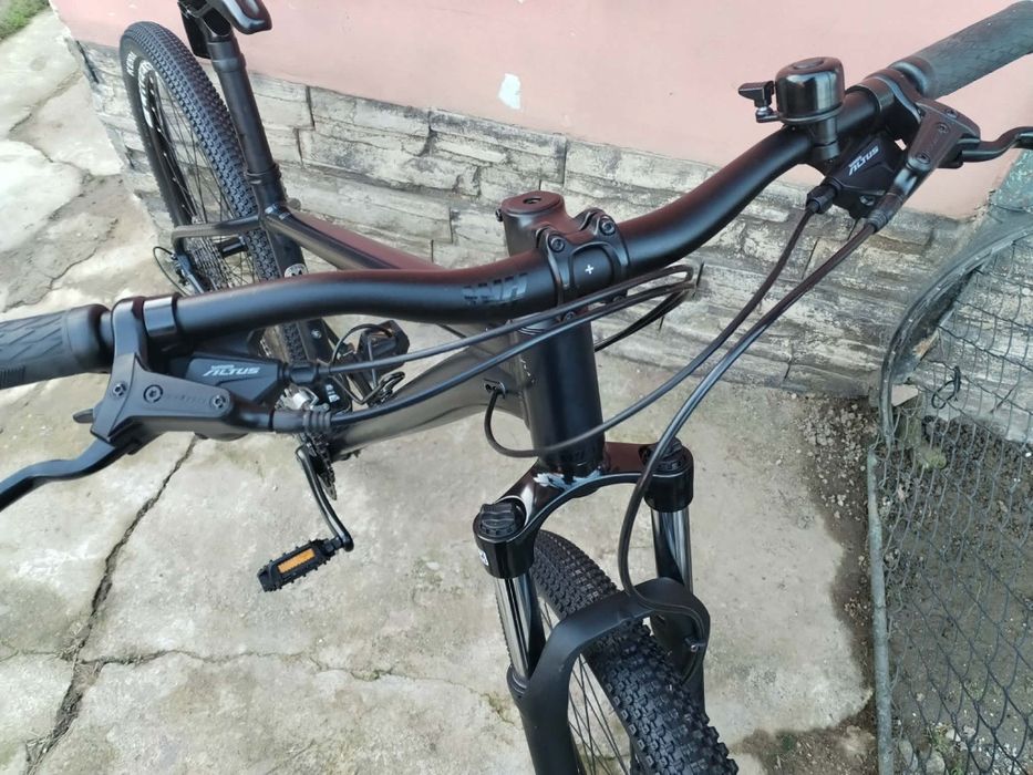 Bicicleta White roti 29 frane disc hidraulice