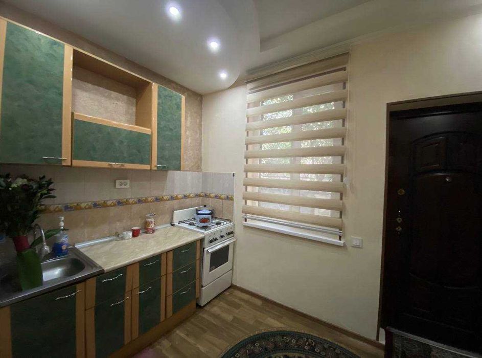 Урда. продается 2х комнатная квартира на 1м этаже, кирпич, 57 м2