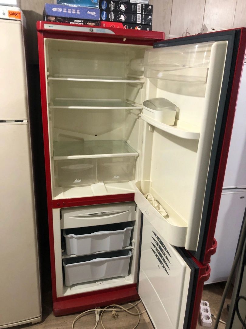 Холодильник Stinol. Две камеры широкий