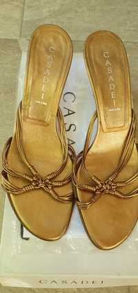 Златни чехли Casadei