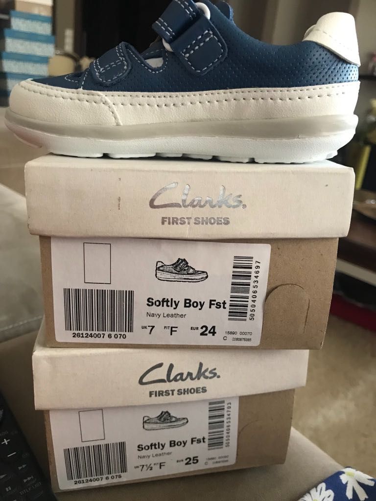 Нови обувки CLarks Softly Boy Leather, размери 18, 20,5  и 25.