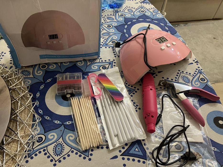 Чисто нов комплект за маникюр