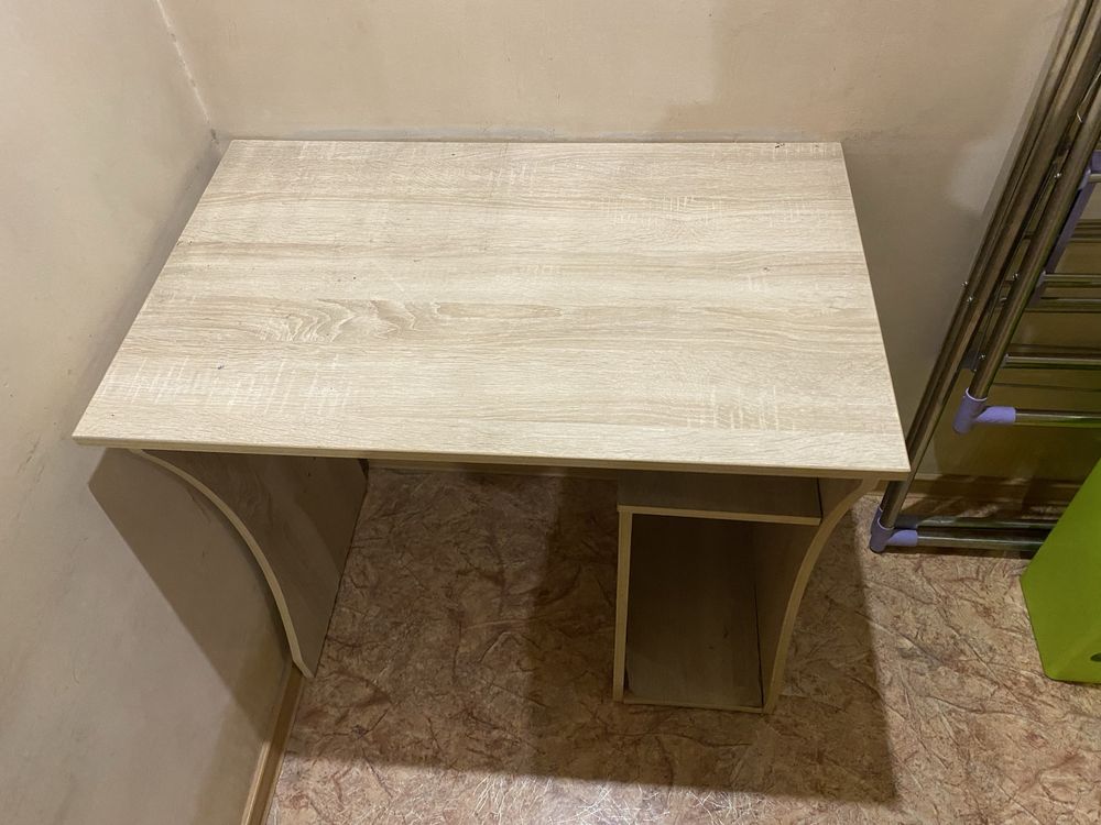 Продам стол для компьютера