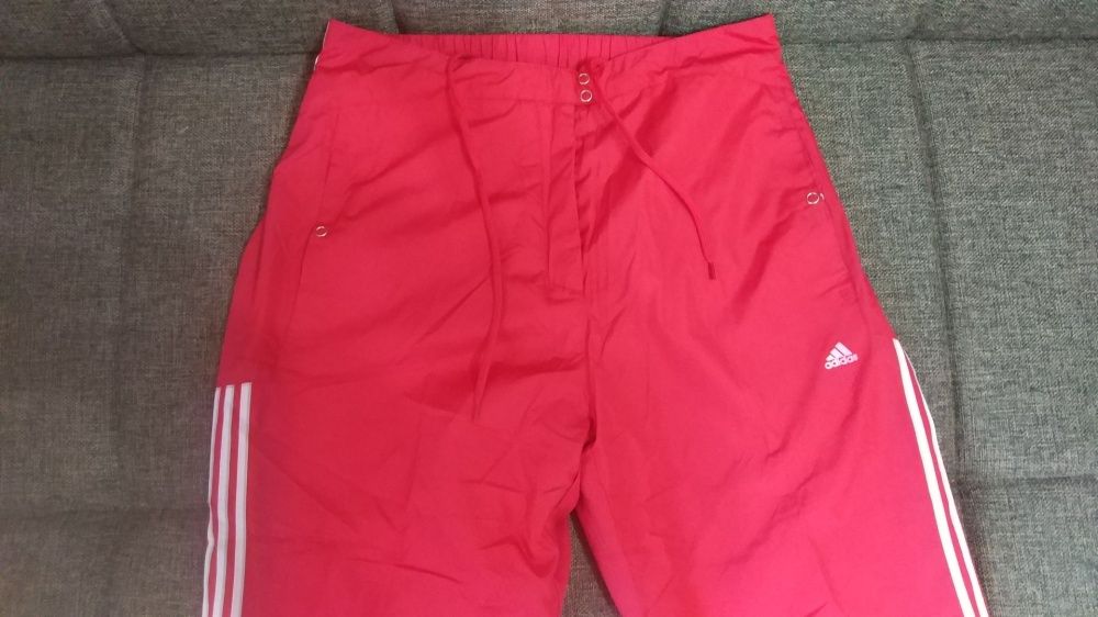 Женские спортивные бриджи Adidas. Малайзия. Оригинал. Размер М. (48).