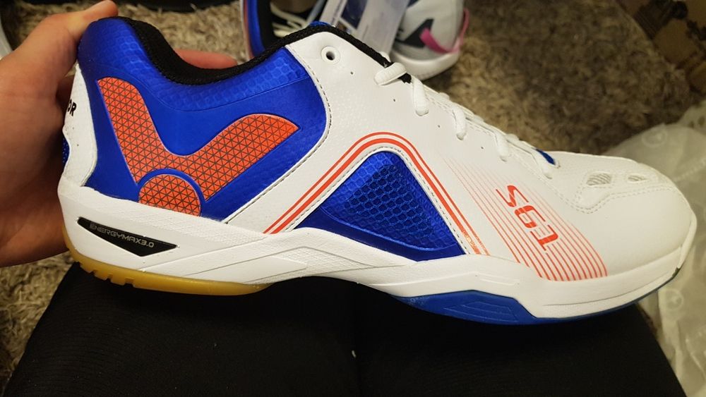 Vand adidași dama si bărbat