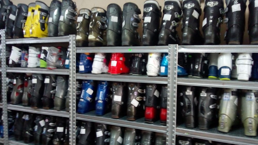 Детски ски обувки цени от 30  до 50 лв.