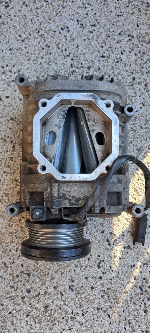 Компресор-eaton m62