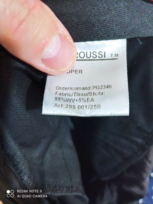 Vând costum Seroussi, negru, mărime 52