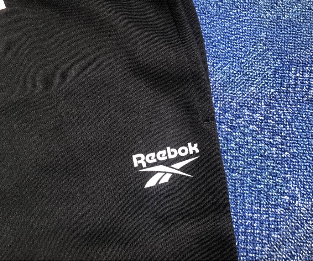 Reebok Left Leg Logo Short ОРИГИНАЛНИ мъжки къси панталони - M и XL