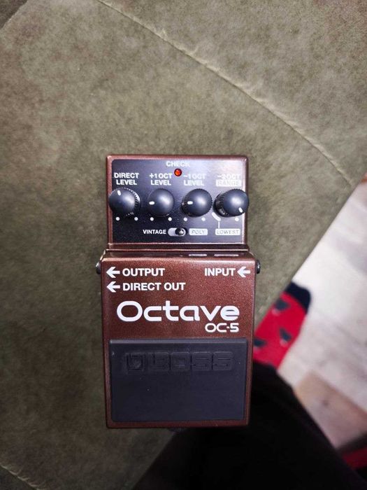 Продавам два китарни/бас ефекта – перфектно състояние