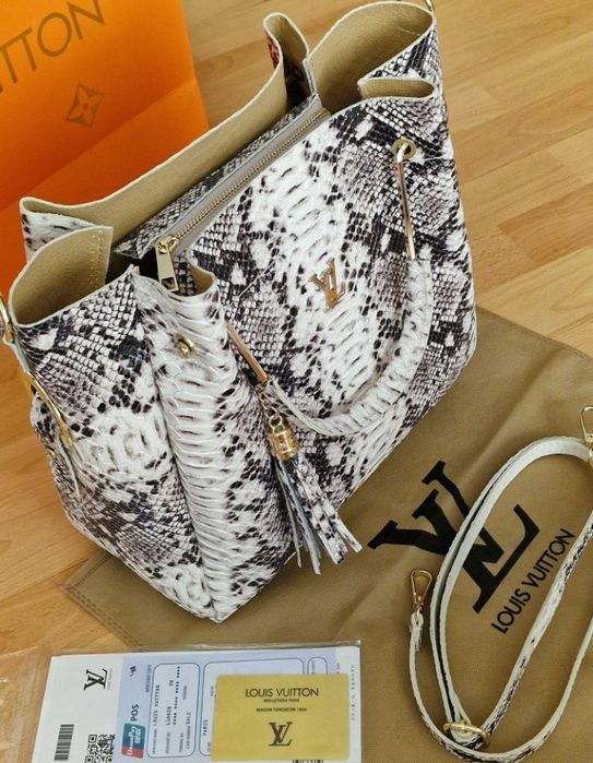 Geanta piele naturala LV,model croco,logo metalic auriu,saculet, etich