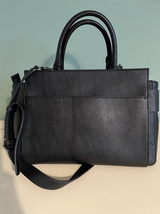Дамска чанта Guess