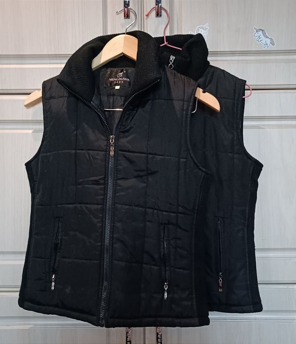 Унисекс жилетка в отличном состоянии